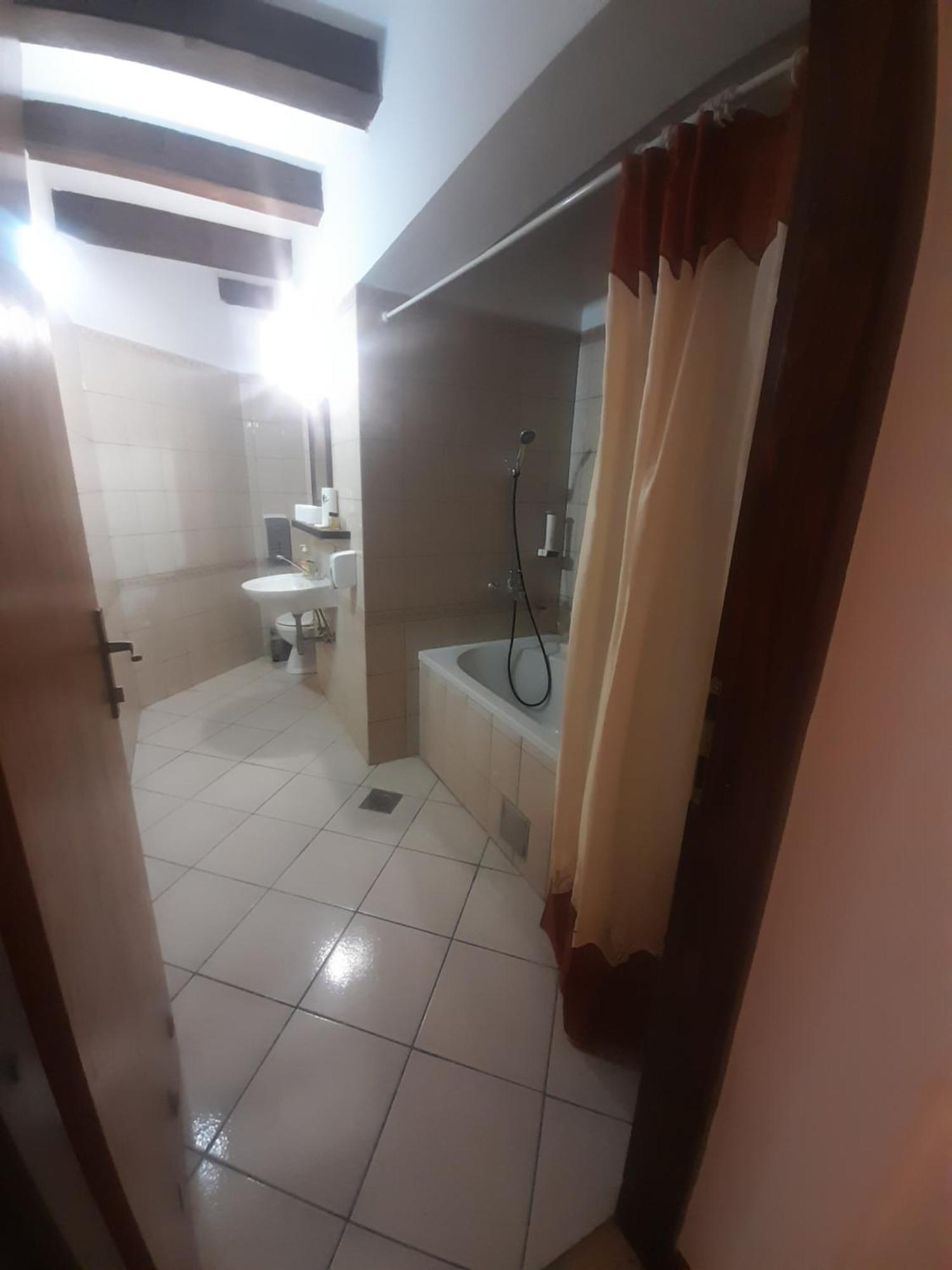 Teuta Palace Dom Faletici Otel Saraybosna Dış mekan fotoğraf